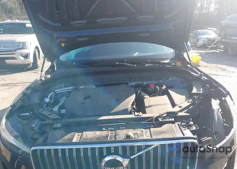 2022 Volvo Xc60 B5 Inscription z USA, uszkodzony, nr VIN YV4L12RL5N1046165